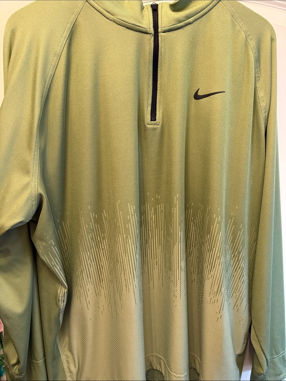 Nike Men’s Green 1/4 Zip Performance Pullover
